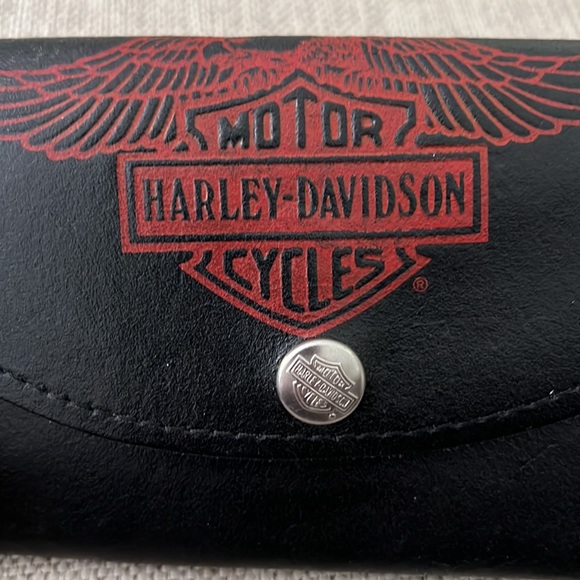 AUTHENTIC-VINTAGE 💯 LEATHER HARLIE-DAVIDSON HAT AND WALLET - Picture 8 of 11